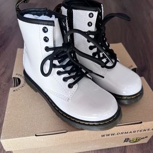 DR. MARTENS 1460 KIDS BOOT